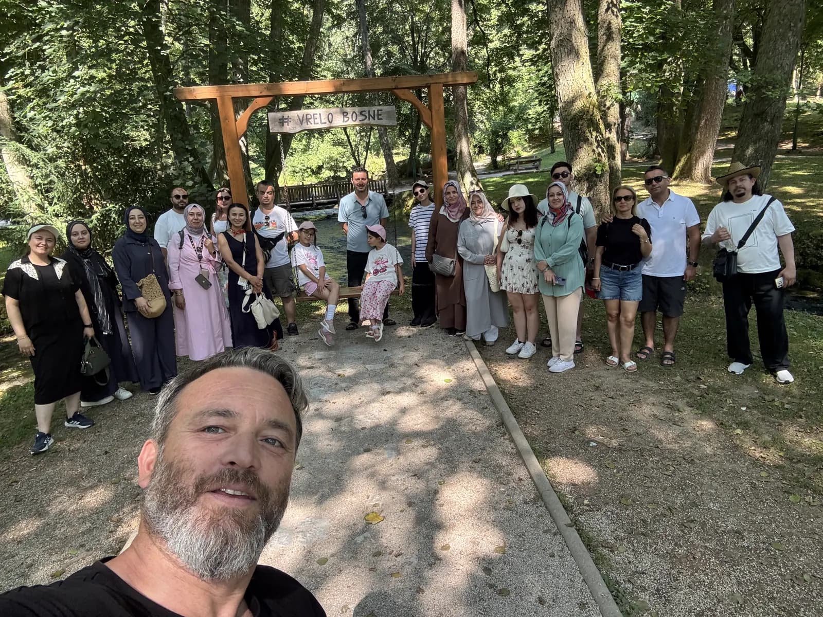 Şaban Ajder ve tur grubu Vrelo Bosne'de