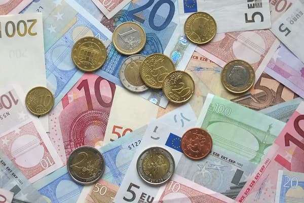 Avrupa'da Günlük Harcama Gerçeği: 2026'da Bir Gün Gerçekten Kaça Mal Oluyor?