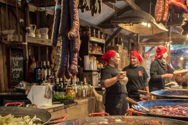 Avrupa'da En Ucuz Yemekler: Sokak Lezzetleri, Market Stratejileri ve Gerçek Bütçe Rehberi (2026)