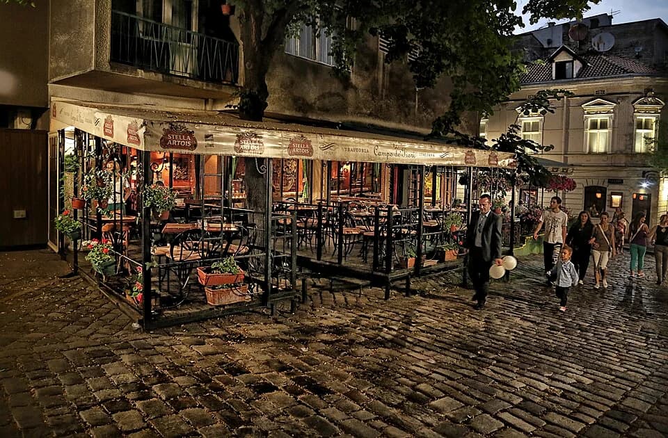 Belgrad Gece Hayatı: Splav, Kafeler ve Güvenlik Rehberi