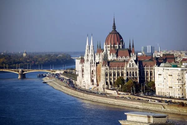 Budapeşte Gezi Rehberi 2026: Ne Görülür, Ne Yenir, Nasıl Gidilir?