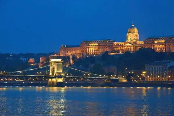Budapeşte'de Nerede Kalınır? 2026: Bölge Bölge Konaklama Rehberi