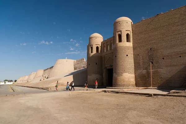 Hive (Khiva) Gezi Rehberi 2026: İchan Kale ve İpek Yolu'nun Son Durağı