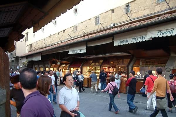 İtalya'dan Ne Alınır? Floransa Derisi, Farmacia Hazineleri ve Süpermarket Sırları
