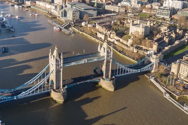 Londra'da Nerede Kalınır? 2026: Mahalle Mahalle Konaklama Rehberi