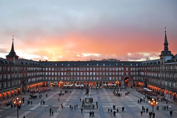 Madrid Gezi Rehberi 2026: Prado, El Escorial ve Habsburgların Başkenti