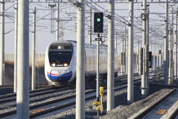 Türkiye YHT Rehberi 2026: Yüksek Hızlı Tren Hatları, Bilet ve İpuçları